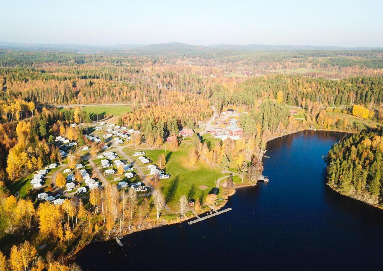 Villa Gladtjaern Smedjebacken Екстер'єр фото