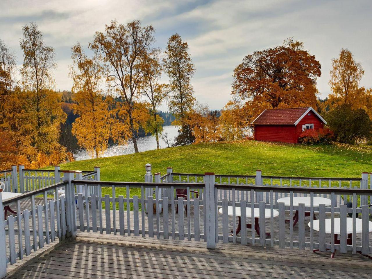 Villa Gladtjaern Smedjebacken Екстер'єр фото